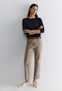 Evie Straight Capri Pant