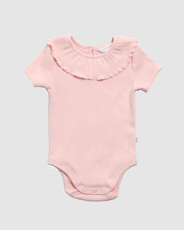 Ruby Rib Frill Short Sleeve Bodysuit in ROSE QUARTZ