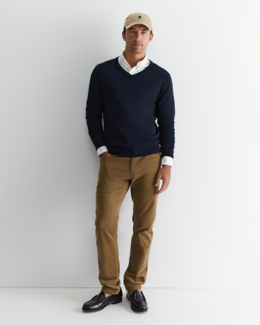 Merino V Neck Knit in NAVY