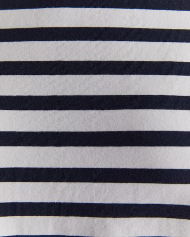 The Perfect T-Shirt in NAVY/WHITE