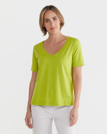 V Neck Mercerised Tee in APPLE