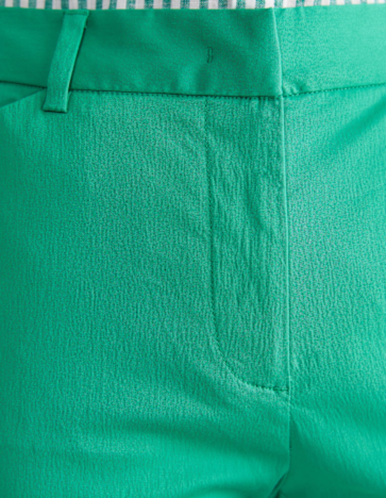 Evie Capri in EMERALD