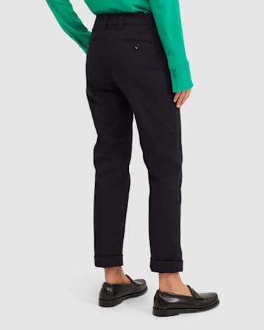 Laura Relaxed Chino in CLASSIC NAVY
