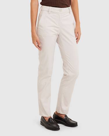 Laura Relaxed Chino in BONE