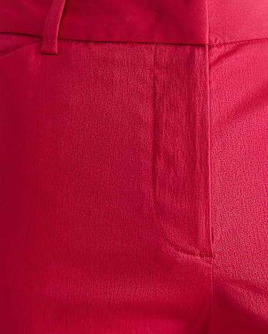 Evie Capri in MAGENTA