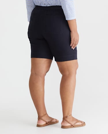 Rosa Linen Short in CLASSIC NAVY