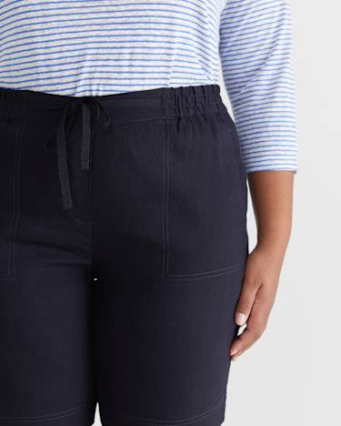 Rosa Linen Short in CLASSIC NAVY