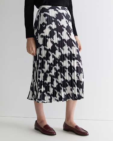 Houndstooth Pleat Skirt in BLACK MULTI