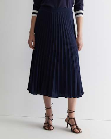 Andrea Pleat Midi Skirt in NAVY
