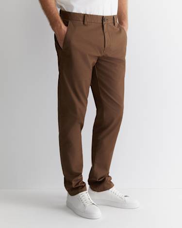 Smith Tapered Chinos in BROWN