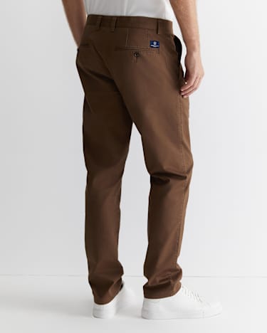 Smith Tapered Chinos in BROWN