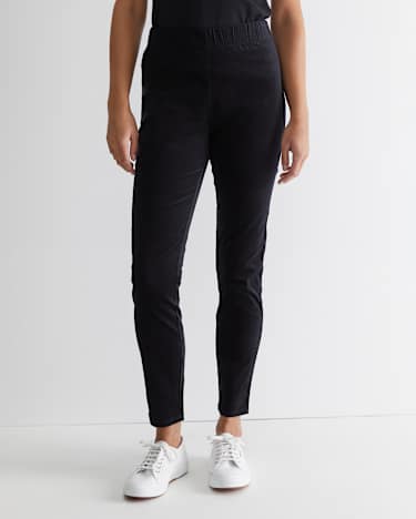 Felicity Velvet Pull On Pant in BLACK
