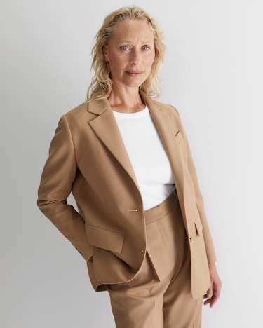 Bianca Relaxed Wool Blazer in CAMEL