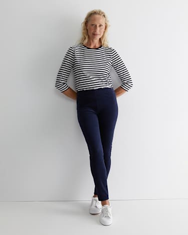 Felicity Velvet Pull On Pant in NAVY