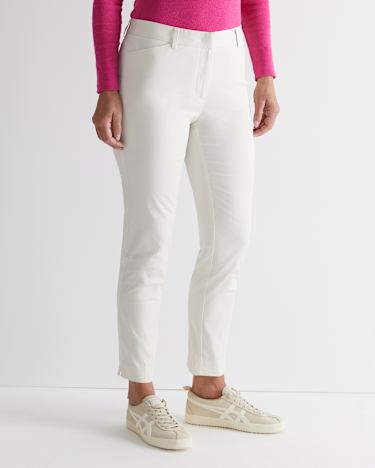 Evie Capri Pant in MILK
