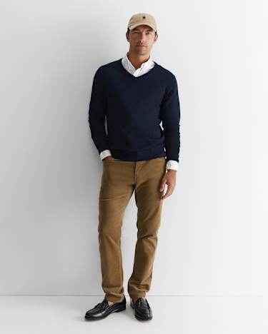 Merino V-Neck Knit in NAVY