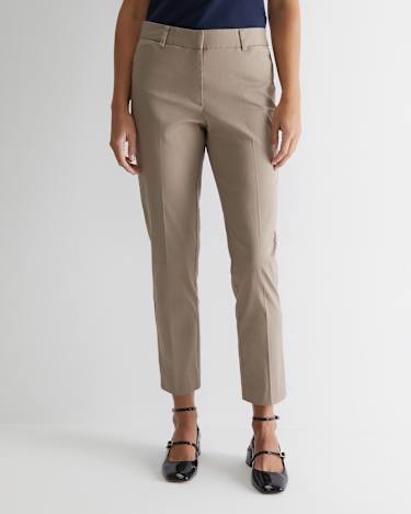 Evie Capri Pant in CAPPUCCINO