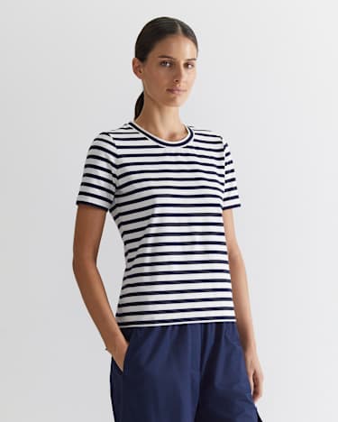 The Perfect T-Shirt in NAVY/WHITE
