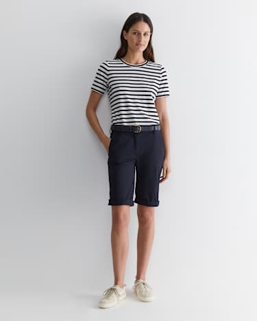 Laura Chino Short in CLASSIC NAVY