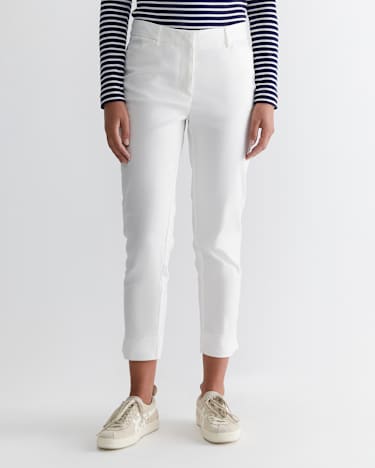 Venus Capri Pant in WHITE