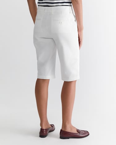 Laura Chino Short in IVORY