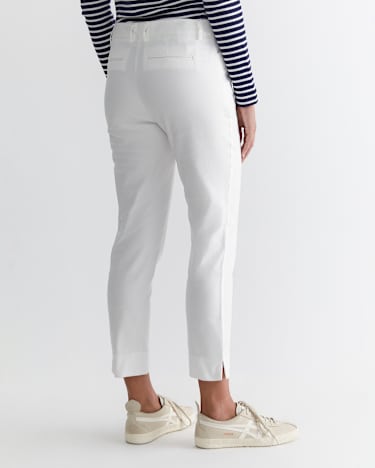 Venus Capri Pant in WHITE