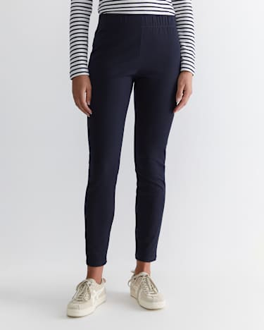 Felicity Pull On Pant in NAVY