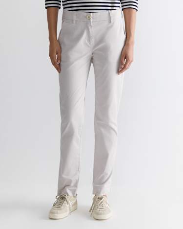 Laura Relaxed Chino in BONE