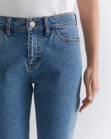 Simone Straight Jean in MID WASH