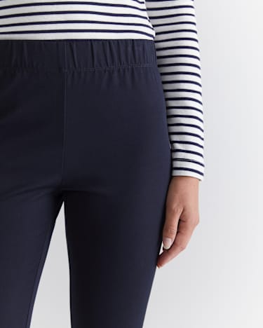 Felicity Pull On Pant in NAVY