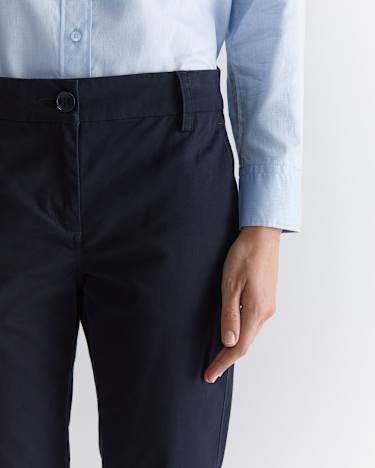 Laura Relaxed Chino in CLASSIC NAVY