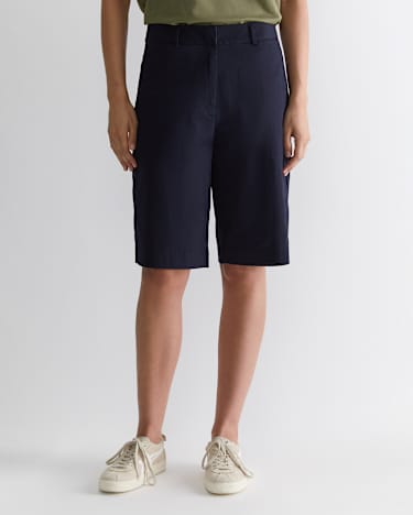 Evie Bermuda Short in CLASSIC NAVY