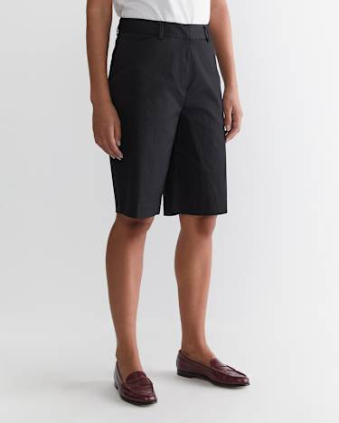 Evie Bermuda Short in BLACK
