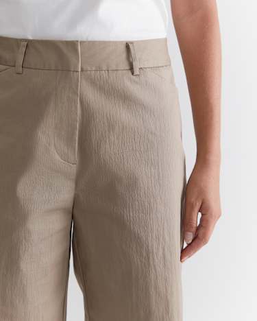 Evie Bermuda Short in CAPPUCCINO