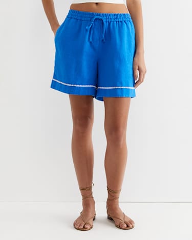 Lulu Blanket Stitch Linen Short in PEACOCK