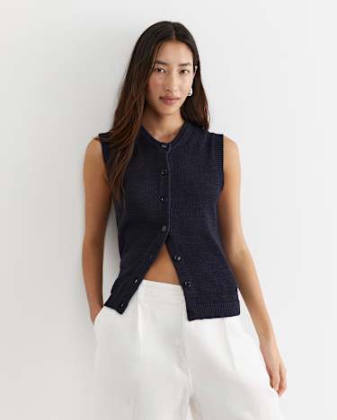 Josie Tape Yarn Vest in NAVY