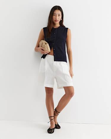 Josie Tape Yarn Vest in NAVY