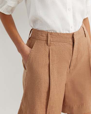 Lilou Linen Short in TAN
