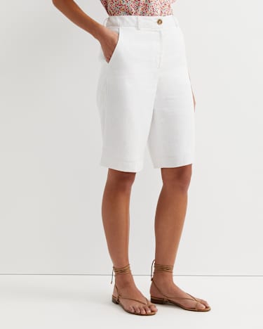 Freya Bermuda Linen Short in WHITE