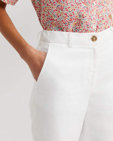 Freya Bermuda Linen Short in WHITE