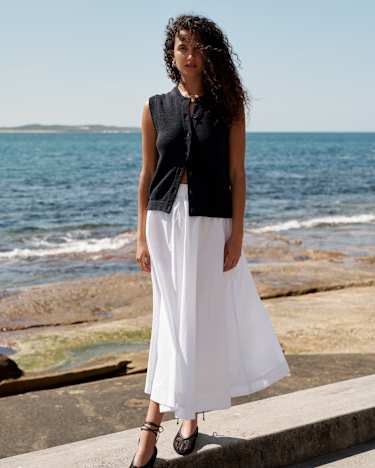 Josie Tape Yarn Vest in NAVY
