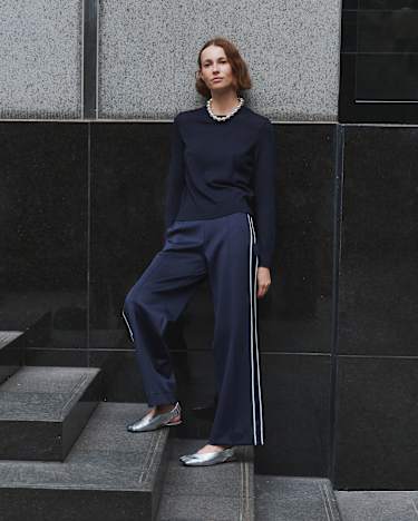 Francis Merino Crew Neck Knit in NAVY