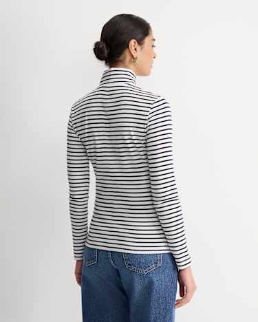 Lucy Snap Funnel Neck Top in WHITE/NAVY