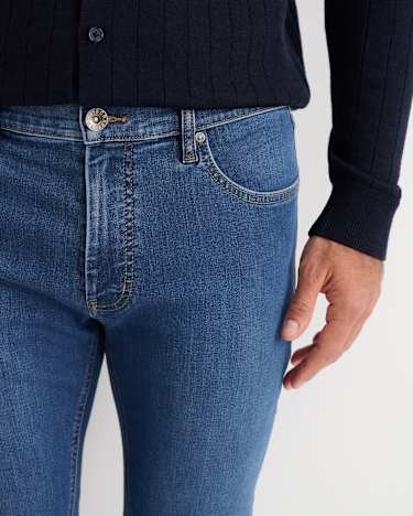 William Straight Leg Jean in INDIGO WASH