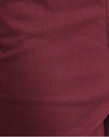 Evie Capri Pant in WINE
