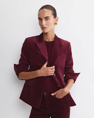 Valentina Single Breasted Velvet Blazer in WINE