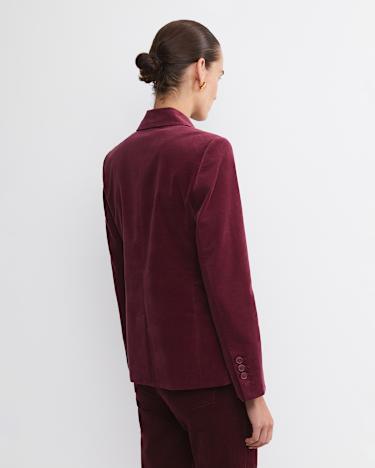 Valentina Single Breasted Velvet Blazer in WINE