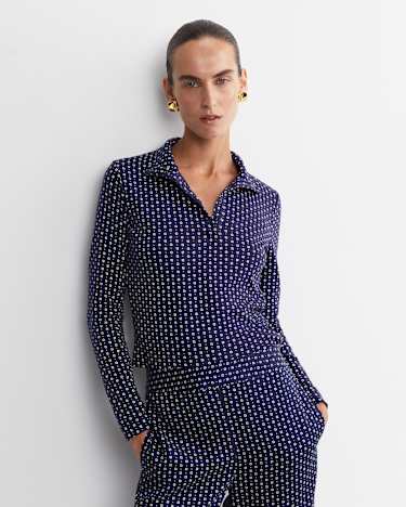 Geo Funnel Neck Top in NAVY/WHITE