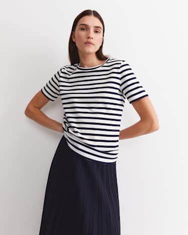 The Perfect T-Shirt in NAVY/WHITE