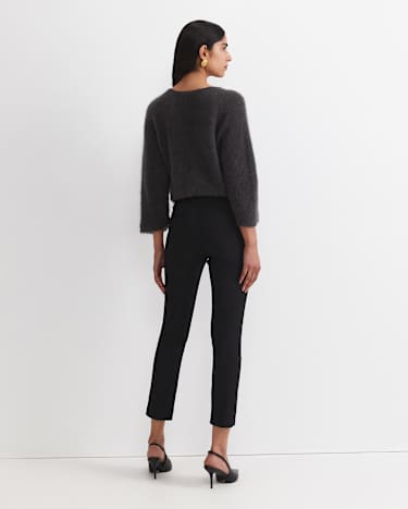 Evie Capri Pant in BLACK